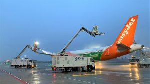 Aircraft de-ice/anti-ice vehicle